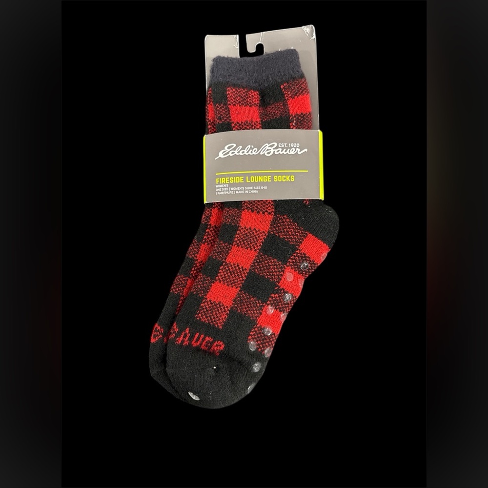 NWT New Eddie Bauer Women’s Socks Fireside Lounge Plaid Red Black Christmas One - Picture 3 of 3